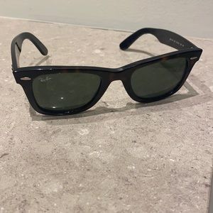 Ray Ban Wayfarer sunglasses